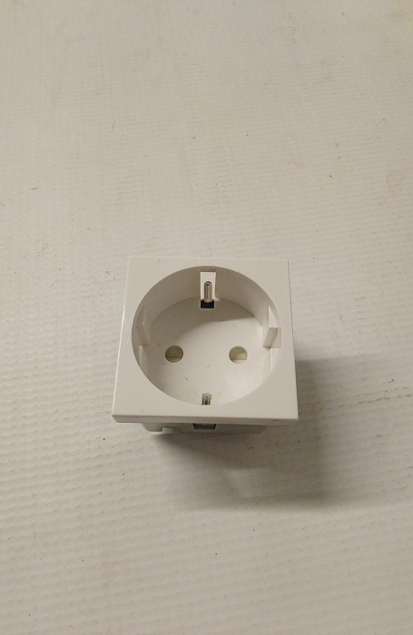 Priză simplă cu împământare Livolo, 2 module, alb [6]