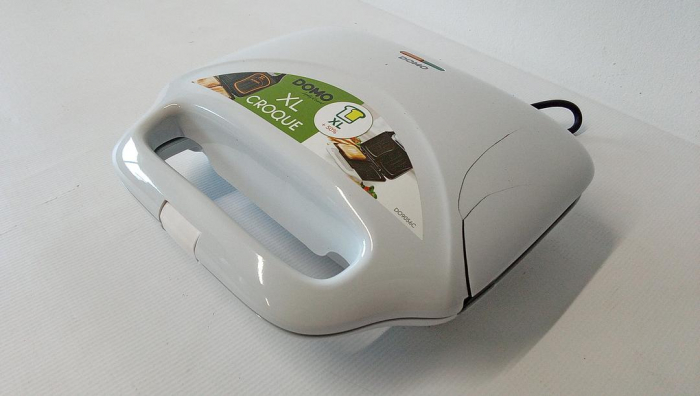 Sandwich maker XL DOMO DO9056C, 900 W [2]