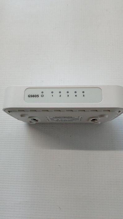 Switch Gigabit NETGEAR GS605 cu 5 porturi, 10/100/1000 Mbps [3]