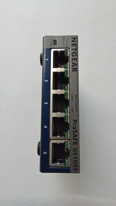 Switch Netgear GS105E-200PES, cu 5 porturi, 10/100/1000, gri [4]