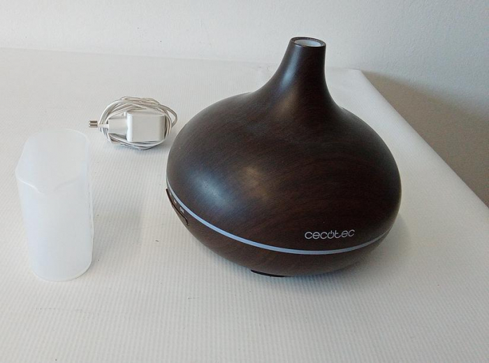 Umidificator/Difuzor Aromaterapie Cecotec Pure Aroma 300 Yin. 300 ml cu ultrasunete, 7 culori LED, Ultra silențios [2]