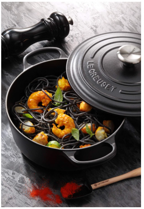 Vas pentru gatit, Oală cu capac Le Creuset Signature , din fontă emailată, 28 cm, 6,7 litri, negru mat [10]