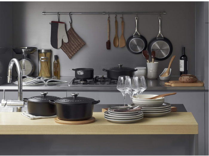 Vas pentru gatit, Oală cu capac Le Creuset Signature , din fontă emailată, 28 cm, 6,7 litri, negru mat [11]