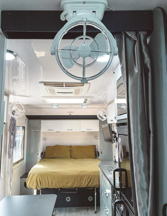 Ventilator Seekr Sirocco II, 7010CAWBX, 3 viteze, 360 de grade, 125/185 CFM, 12/24 V, alb [6]