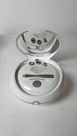 Aparat Pureo Derma Peel pentru microdermabraziune Beurer FC 100 [1]