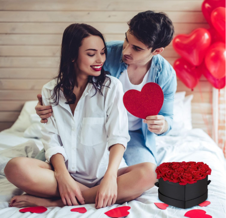 Aranjament floral Relaxdays cu trandafiri in forma de inima, cutie neagra [6]