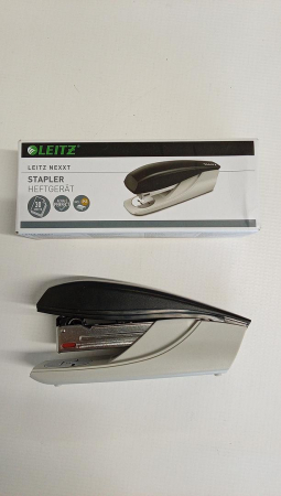 Capsator de birou LEITZ 5500 NeXXt Series, 30 coli [1]