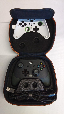 Controller cu fir PowerA FUSION Pro 2 pentru Xbox Series X/S, Xbox One și Windows, Negru/Alb [2]