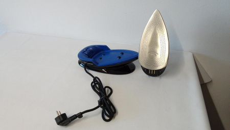 Fier de călcat cu abur fără fir Rowenta De5010 Freemove, 2400 W, 250 ml, abur 120 g/min [3]