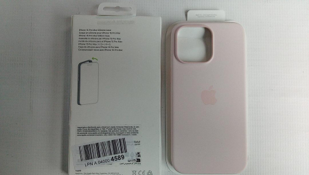 Husă din silicon pentru Apple iPhone 15 Pro Max cu MagSafe, roz deschis [1]