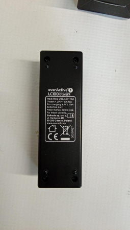 Încărcător pentru baterii everActive LC-100 Micro USB pentru 1 x acumulator, LC-100, negru [2]