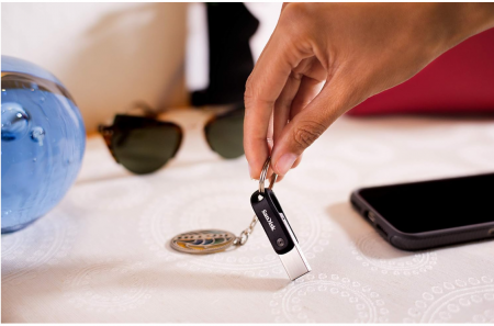 Memorie USB SanDisk iXpand Go de 64 GB, cu conectori Lightning și USB 3.0 [6]