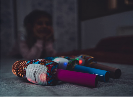 Microfon Karaoke Bluetooth DYNASONIC, fără fir cu lumini LED, roz [4]