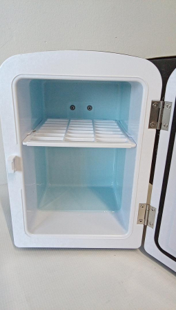 Mini Frigider 2 în 1 AstroAI, 4 litri, cu funcție de răcire și încălzire, 12 volți cu brichetă și priză de 230 volți [2]