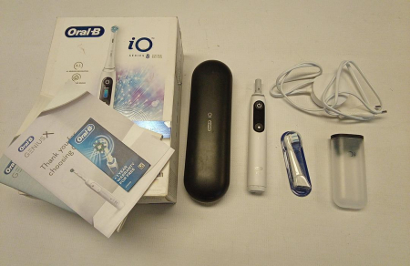 Periuta de dinti electrica, Oral-B iO Series 8, alb [4]