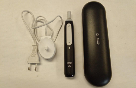 Periuță de dinți electrică Oral-B iO3, cu carcasa de depozitare, negru [2]