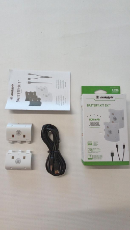 Set 2 Acumulatori Snakebyte pentru Controller Xbox Series X, 800mAh, Alb [1]