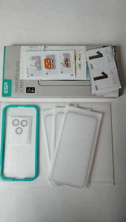 Set 3 folii de protecție pentru ecran + o folie de protectie camere ESR pentru iPhone 15 Pro Max [1]