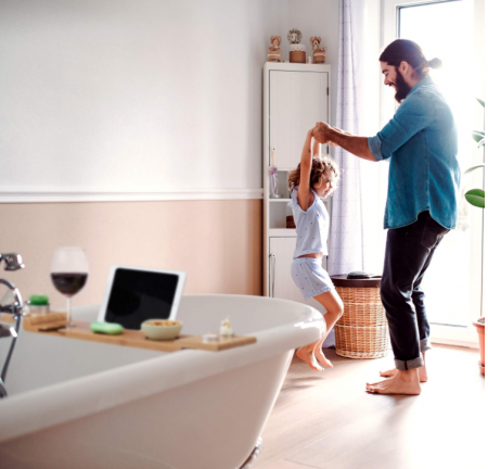 Suport pentru cada, Raft baie Relaxdays din bambus, 70 cm latime [5]