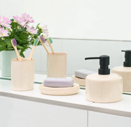 Suporturi moderne pentru accesorii de baie Navaris din ceramica [5]
