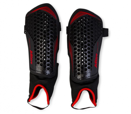 Accesorii antrenament - Tibiere fotbal pentru adulti Mitre Aircell, aparatori unisex, negru/rosu, marime XL