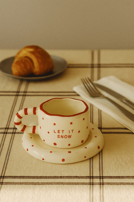 Set Colorat Cana si Farfurioara din Ceramica cu Buline, Pictata Manual, Design Festiv de Craciun, Ideala pentru Mic Dejun, Cappuccino, Ceai si Cadouri Inspirate, Cana Unica + Farfurioara Asortata [2]