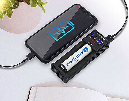 Incarcator pentru acumulatori Li-Ion si Ni-MH 1 canal EverActive UC-100 1,2V / 3,6V / 3,7V / 3,8V [2]