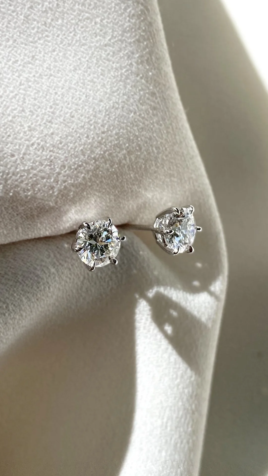 Cercei Classic 6 Prongs Studs [7]
