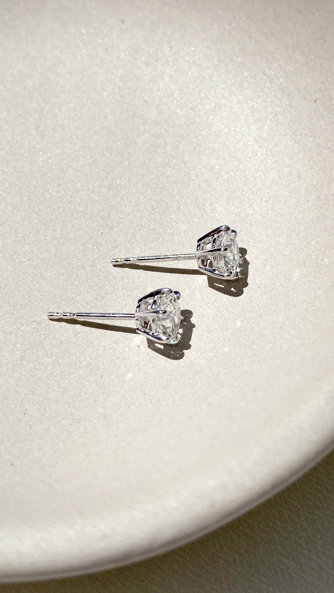 Cercei Classic 6 Prongs Studs [6]
