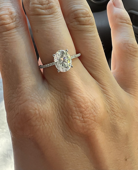 Inel Oval Elegance Pave Band Hidden Halo [4]