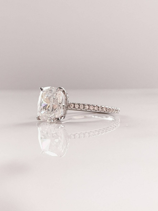 Cushion Hidden Halo Pave Setting 2,5 CT Ring [8]