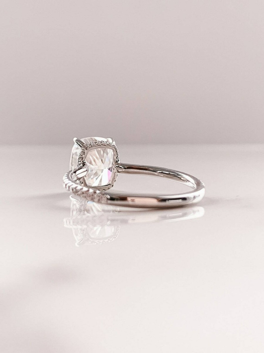 Cushion Hidden Halo Pave Setting 2,5 CT Ring [9]
