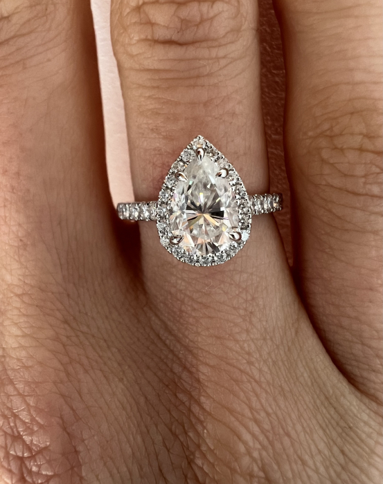 Inel Pear cut Halo Moissanite [7]