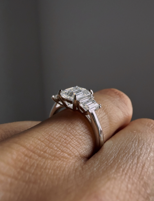 Inel de logodna cu moissanite emerald de 2,6 CT model trilogy | Argint [8]