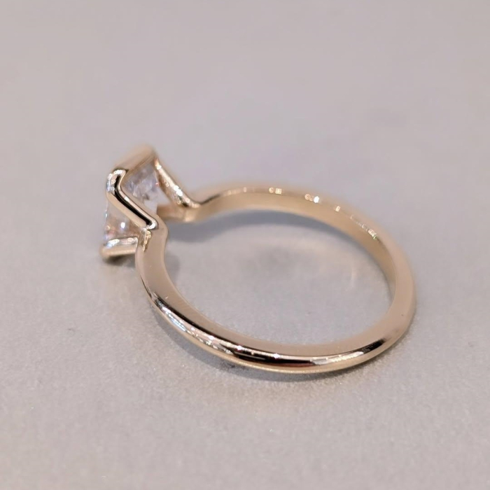 Engagement ring with lab-grown diamond emerald E VVS [10]