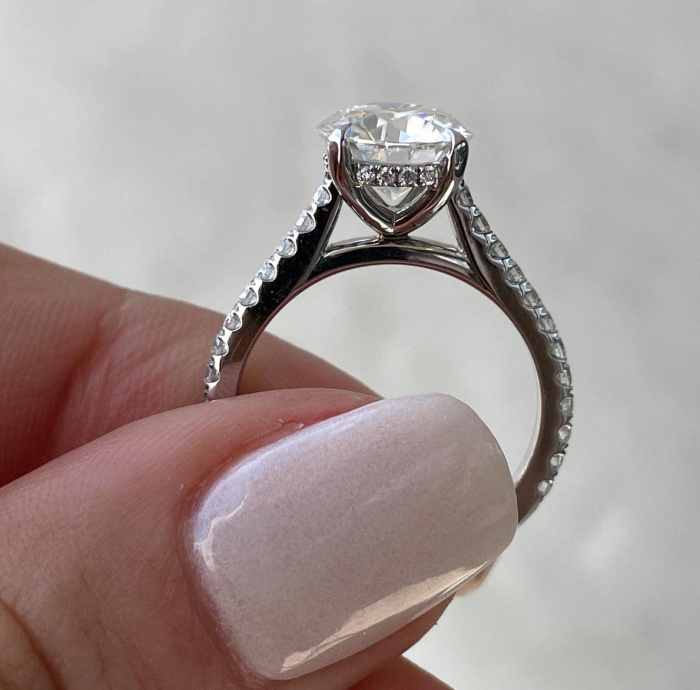 The One Pave Band Ring [6]