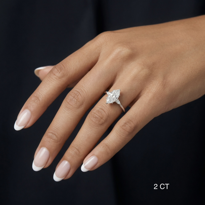 Inel de logodnă diamant laborator marchiz E VS1 cu diamante laterale și safir | Argint, Aur sau Platina [12]