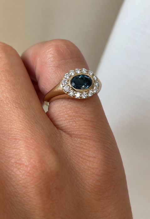 Inel Pinky cu London Blue Topaz 1 ct și Moissanite - The Juliette [8]