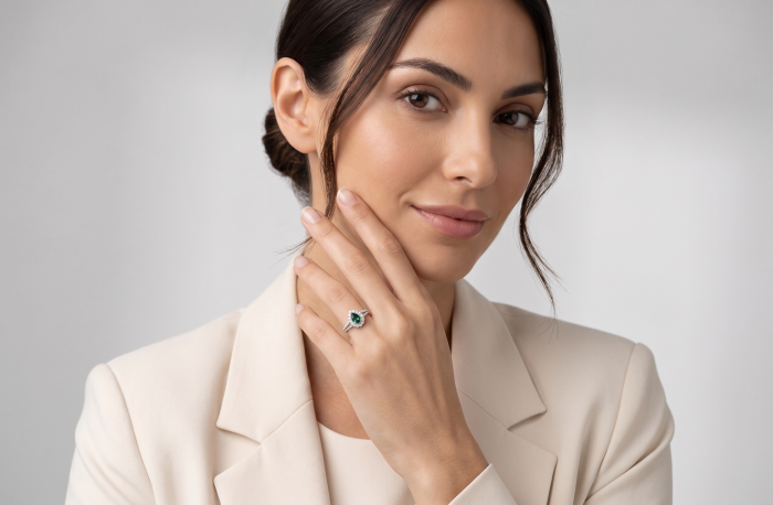 Inel de logodna smarald 1 CT para cu moissanite D VVS | halo si pave [7]