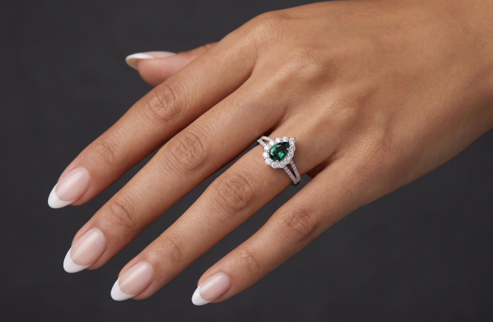 Inel de logodna smarald 1 CT para cu moissanite D VVS | halo si pave | aur & platina [6]