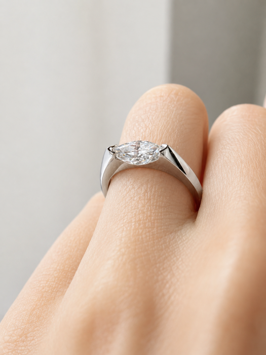 The Sola – Inel de logodnă cu moissanite marquise 1 ct East-West Semi-bezel [9]