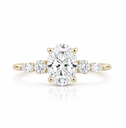 Inel de Logodnă Moissanite Oval cu Halo Ascuns & Pietre Laterale – The Everly [1]