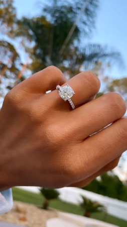 Cushion Hidden Halo Pave Setting 2,5 CT Ring [10]