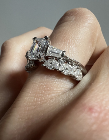 Inel Emerald set Tapered Baguette [4]