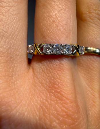 1,5 CT Moissanite X Cross Eternity Gold Ring [2]