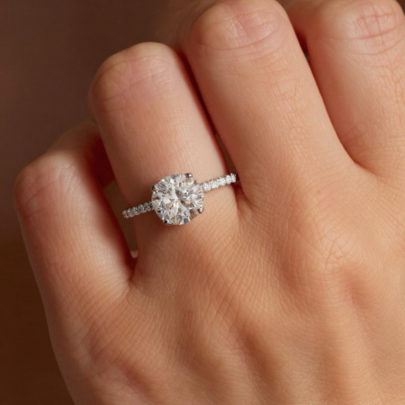 Inel de Logodnă cu Moissanite Rotund, Hidden Halo si Pave [5]