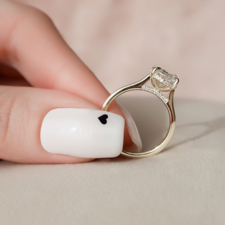 Inel logodnă diamant de laborator oval E VS1 – hidden halo și pavé galerie – aur sau platină [2]