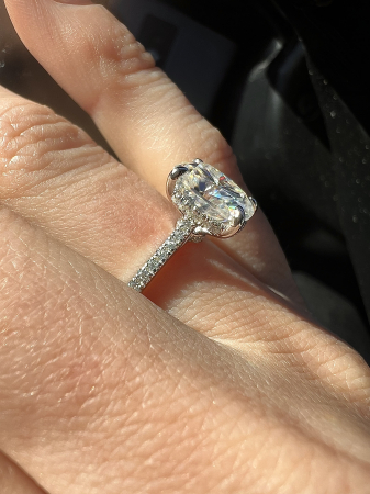 Inel de logodnă moissanite elongated cushion 4 ct | Halo ascuns [6]