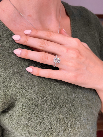 Inel logodnă diamant laborator elongated cushion 4 ct | Halo ascuns [3]