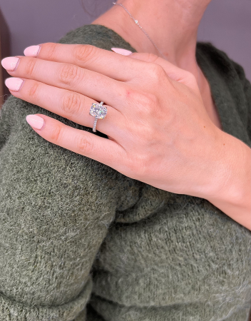 Inel de logodnă moissanite elongated cushion 4 ct | Halo ascuns [4]